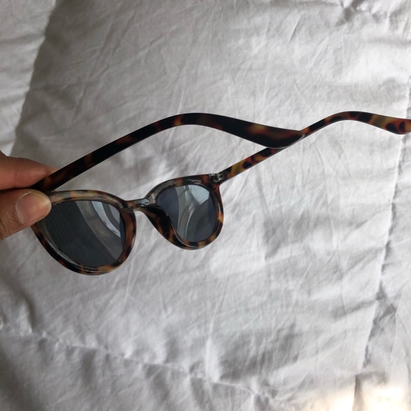 Tortoise Sunglasses - Picture 2 of 7